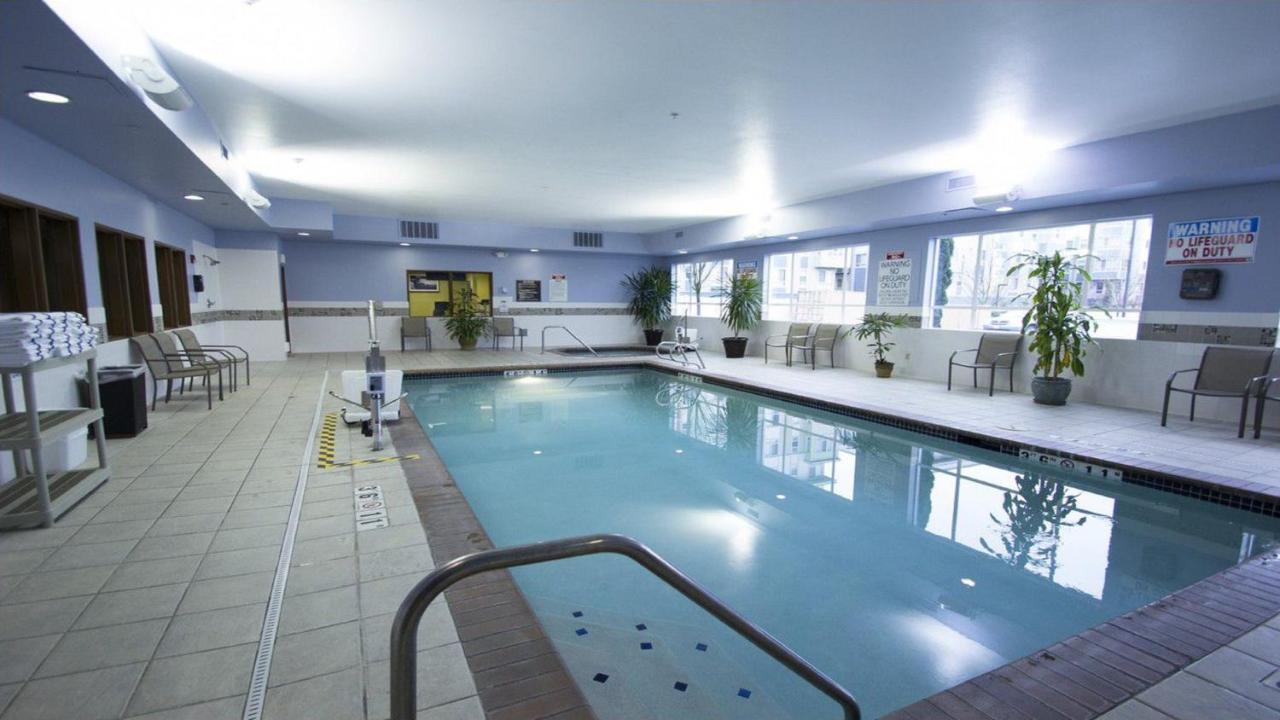 Holiday Inn Express Hotel & Suites North Seattle - Shoreline, An Ihg Hotel ภายนอก รูปภาพ